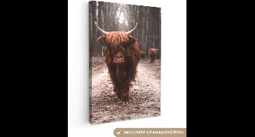 Canvas schilderij 120x180 cm - Wanddecoratie Schotse hooglander - Bos - Koe - Dieren - Natuur - Muurdecoratie woonkamer - Slaapkamer decoratie - Kamer accessoires - Schilderijen