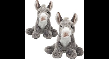 Suki gifts Pluche knuffeldieren set 2x Ezels - grijs - 13 en 33 cm - boerderij familie knuffels