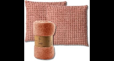 Dutch Decor - VOORDEELSET - 3-delig - Rome & Harvey - 2 sierkussens 45x45 cm - 1 plaid 150x200 cm - roze