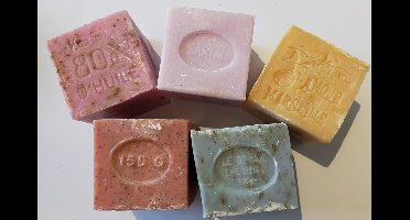 Set Marseillezeep 5 x 150 gram Lavendel, Sandal, Abrikoos, Rozen en Jasmijn Le Serail