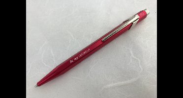 Valentijn pen Caran d'Ache 849 Metal-X Red balpen met gravering   Be my Valentine