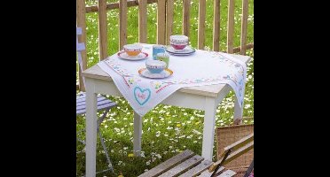 Vervaco - Aïda tafelkleed kit - Kleurige bloemen - PN-0150655 - Borduren - Borduurpakket - Borduurpakket volwassenen - Borduurpakket kind