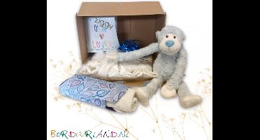Baby Cadeau Pakket-Kraam Kado-Kraam Cadeau-Baby Geborduurde naam op Baby Badjas - Kraampakket met Naam - Kraam Cadeau Jongen - Baby Geschenkset met Funnies Slingeraap, Baby Badjas en Slabbetje - baby shower