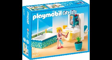 Badkamer met bad / Salle de bains avec baignoire