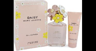 Marc Jacobs Daisy Eau So Fresh Gift Set 125 ml Eau De Toilette Spray + 75 ml Body Lotion