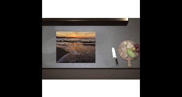 Inductieplaat Beschermer - Aanstromende Golven bij de Kust - 60x50 cm - 2 mm Dik - Inductie Beschermer - Bescherming Inductiekookplaat - Kookplaat Beschermer van Zwart Vinyl