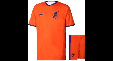 Nederlands Elftal Voetbaltenue Thuis Oranje - WK 2026 - Voetbal Tenue Kinderen - Shirt en Broekje - Jongens en Meisjes - Volwassenen - Heren en Dames - Maat M