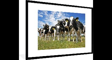 PosterMonkey - Poster - Fotolijst - Koeien - Koe - Dieren - Natuur - Weiland - Posterlijst - Kader - Poster met frame - 90x60 cm - Foto in lijst - Poster koe - Poster natuur - Posterlijst