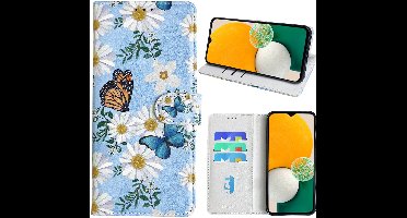 Hoesje geschikt voor Samsung Galaxy A13 5G Bookcase met Bloemen vlinder print