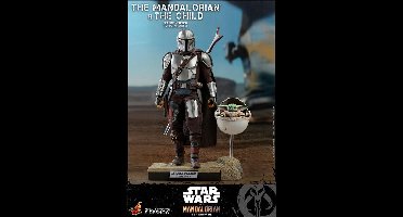 The Mandalorian and The Child 1:6 scale Figure Deluxse set - The Mandalorian - Hot Toys