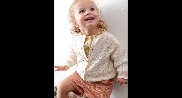 Iriserend geribd babyvestje ecru