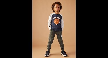 T-shirt met balmotief in reliëf voor jongens met contrasterende raglanmouwen nachtblauw