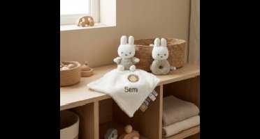 Nijntje Fluffy Knuffeldoekje en Rammelaar Green