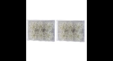 18x Kerstboomversiering witte glitter bloemen op steker 8 cm