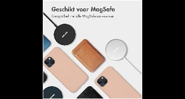 Accezz Liquid Silicone Backcover met MagSafe voor Samsung Galaxy S25 Ultra Telefoonhoesje Roze