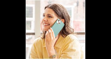 Accezz Liquid Silicone Backcover met MagSafe iPhone 16 Pro Max Telefoonhoesje Groen