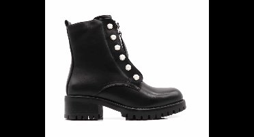 Perla Boots, Met Parels