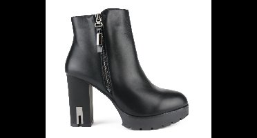 Zwarte Enkellaarsjes Met Plateauzool En Blokhak