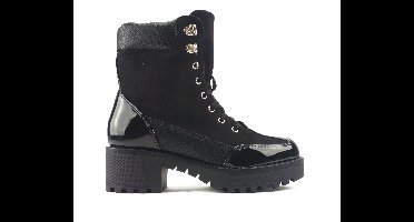 Zwarte Laarsjes Met Kleine Hak