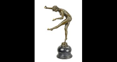 EEN BRONZEN BEELD GENAAMD "DE BEDRIEGSTER"