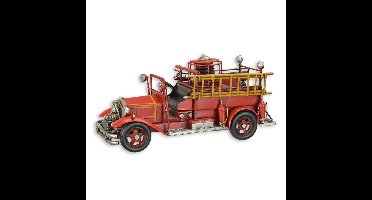 A TIN MODEL OF A FIRETRUCK