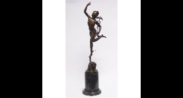 A BRONZE SCULPTURE OF MERCURY