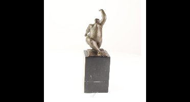 A MODERNIST BRONZE SCULPTURE OF A FEMALE NUDE
