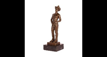 BRONZEN BEELD VAN EEN HALFNAAKTE MAN VERKLEED ALS COWBOY / NUDE