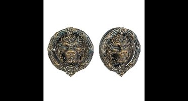 A CAST IRON LION HEAD DOOR KNOCKER