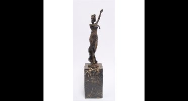 A BRONZE SCULPTURE OF A DANCING NUDE