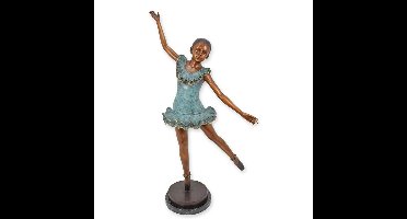 A BRONZE SCULPTURE OF A BALLERINA