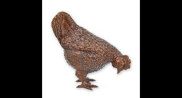 A BRONZE SCULPTURE OF A HEN