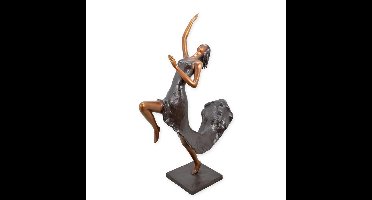 A BRONZE SCULPTURE OF A DANCING DRESSED LADY
