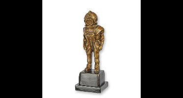A BRONZE SCULPTURE OF A DIVER