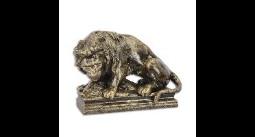 Gietijzeren beeld van een leeuw en een varken