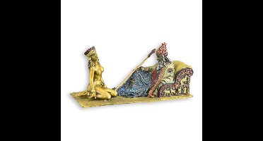 AN ORIENTAL BRONZE SCULPTURE