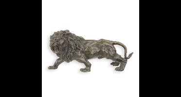 A BRONZE SCULPTURE OF A LION