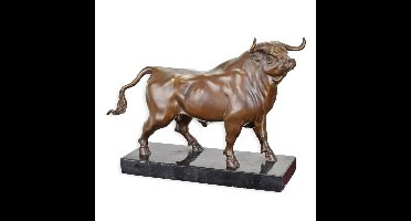A BRONZE SCULPTURE OF A BULL