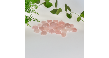 Heart shaped rose quartz