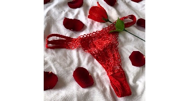 Roos met rode G-string - Romantisch cadeau - One size - 43 cm