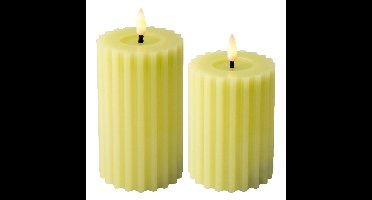 Luxe LED kaarsen/stompkaarsen - set 2x - groen ribbel - D7,5 x H12,5 en H15 cm - timer