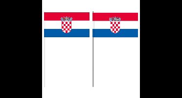 Feestartikelen zwaaivlaggetjes Kroatie 12 x 24 cm