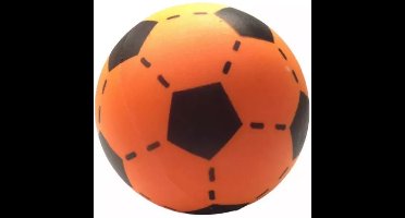 T&F Creations Softbal foam - voetbal print - oranje - zacht - 20 cm - speelgoed ballen