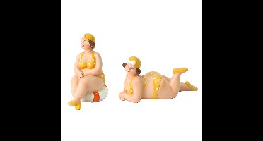 Woonkamer decoratie beeldjes set van 2 dikke dames - geel badpak - 11 cm